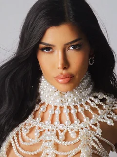 Adriana escort in Hanover