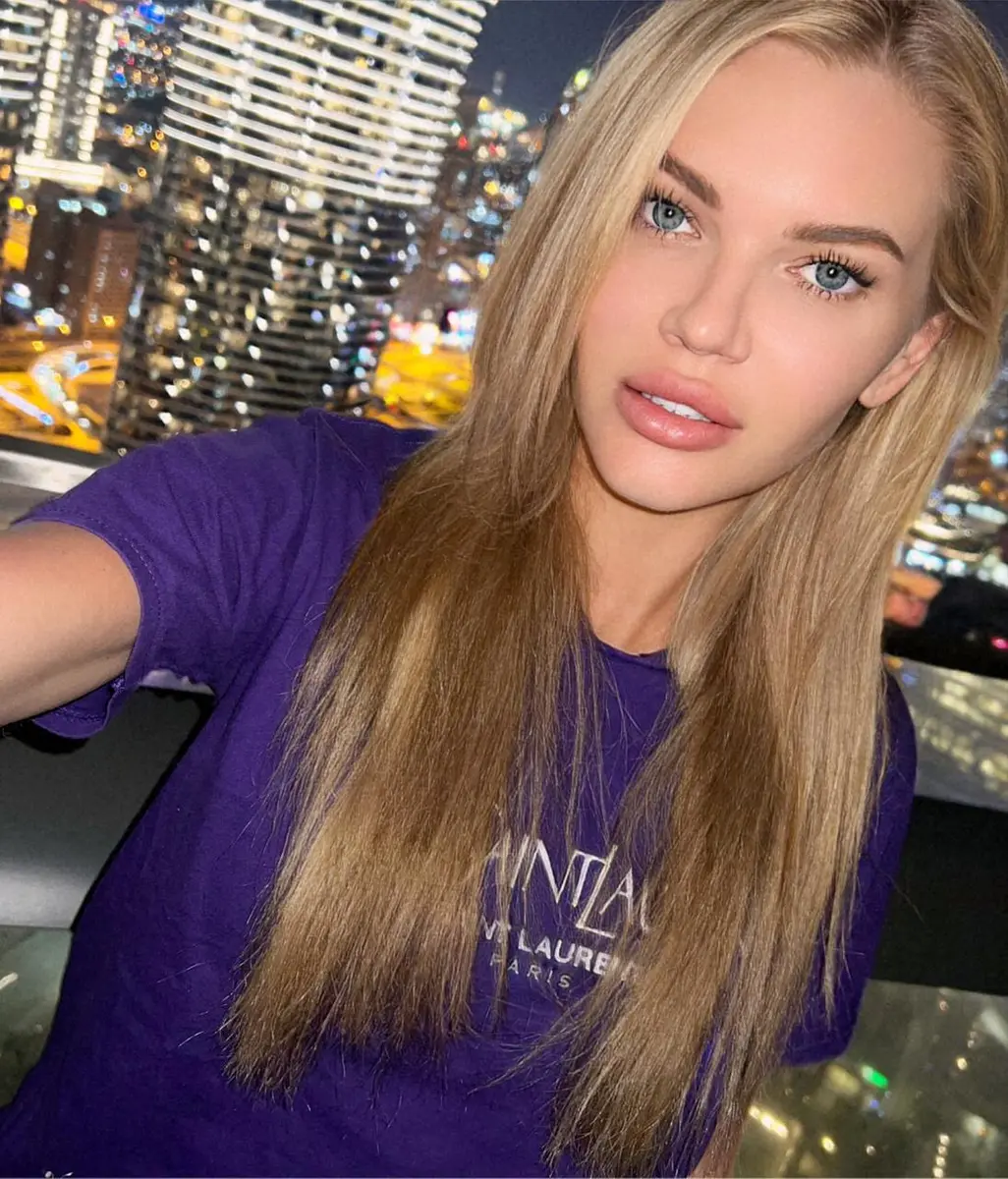 Agata escort in Frankfurt