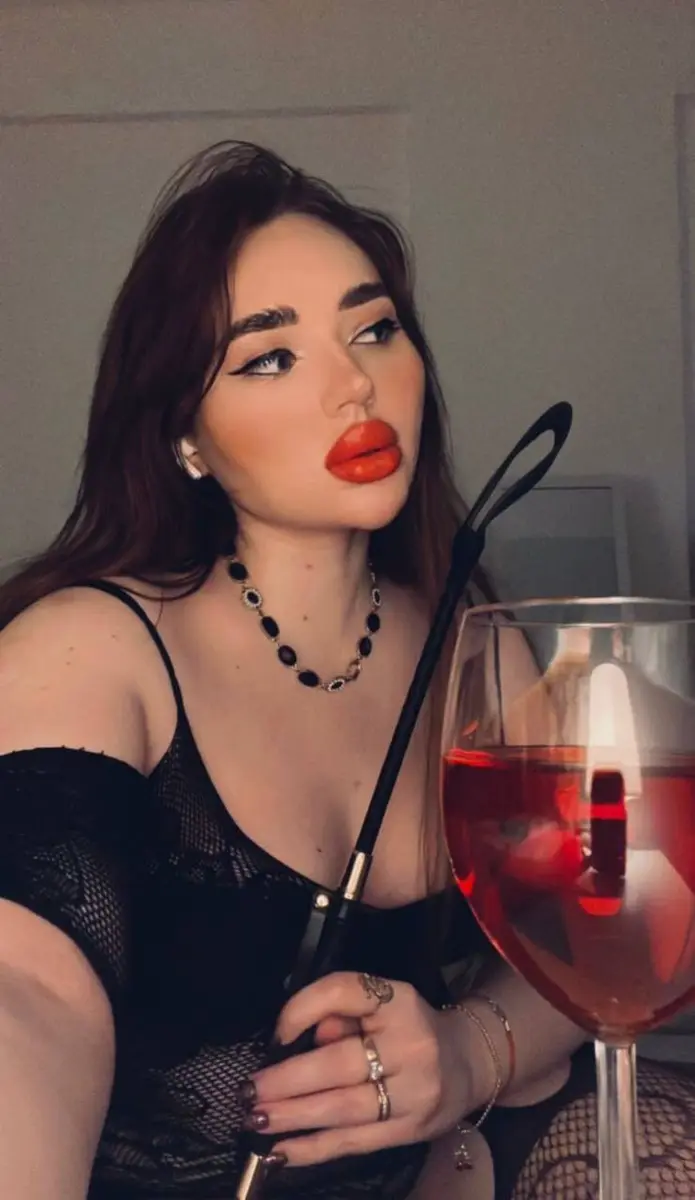 Albina escort in Hanover