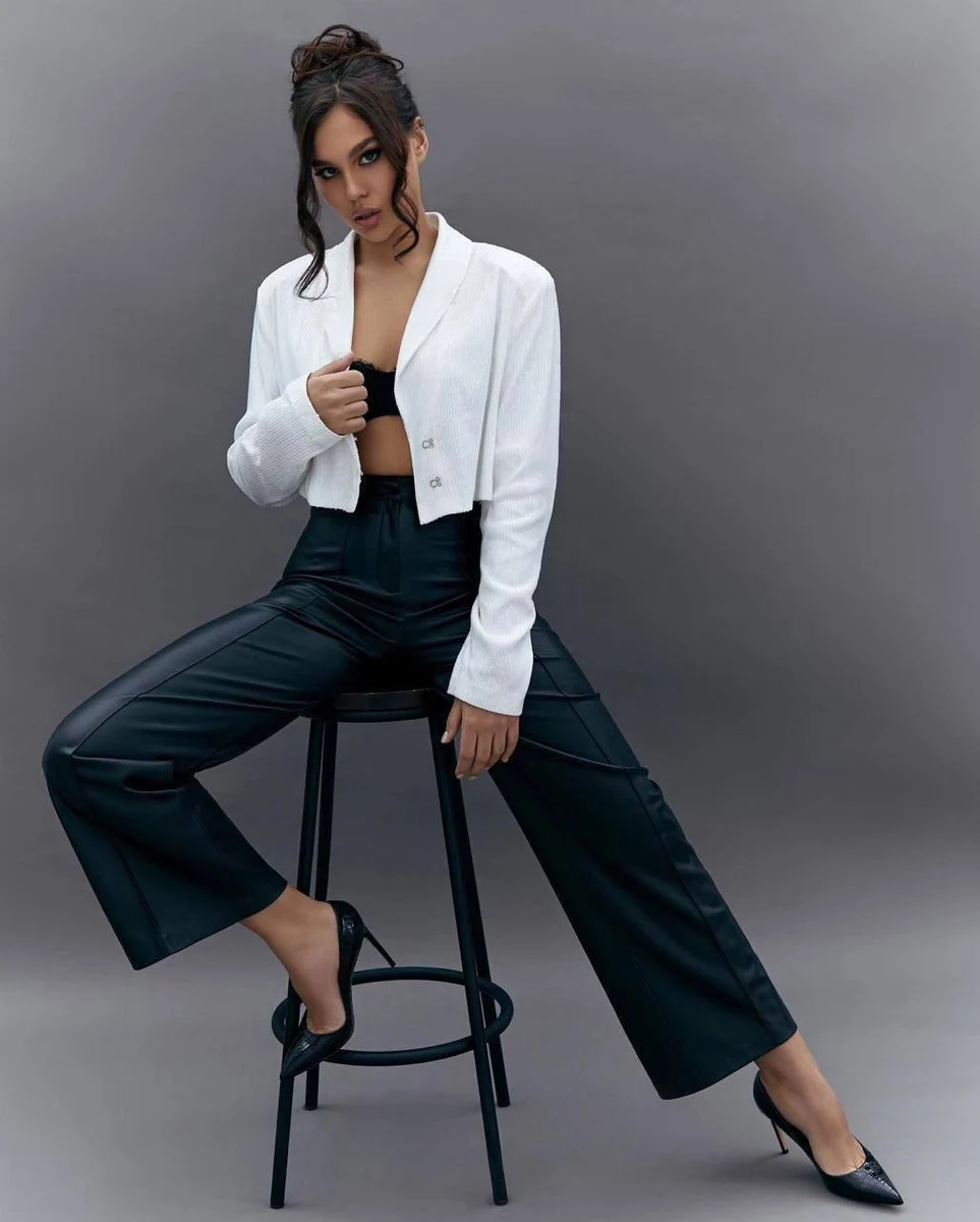 Amina escort in Dresden