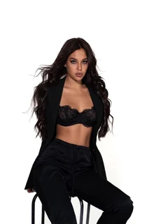 Amina escort in Dresden