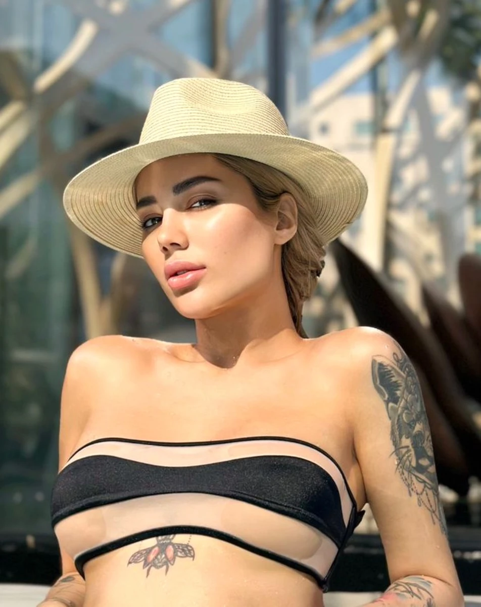 Angela escort in Frankfurt