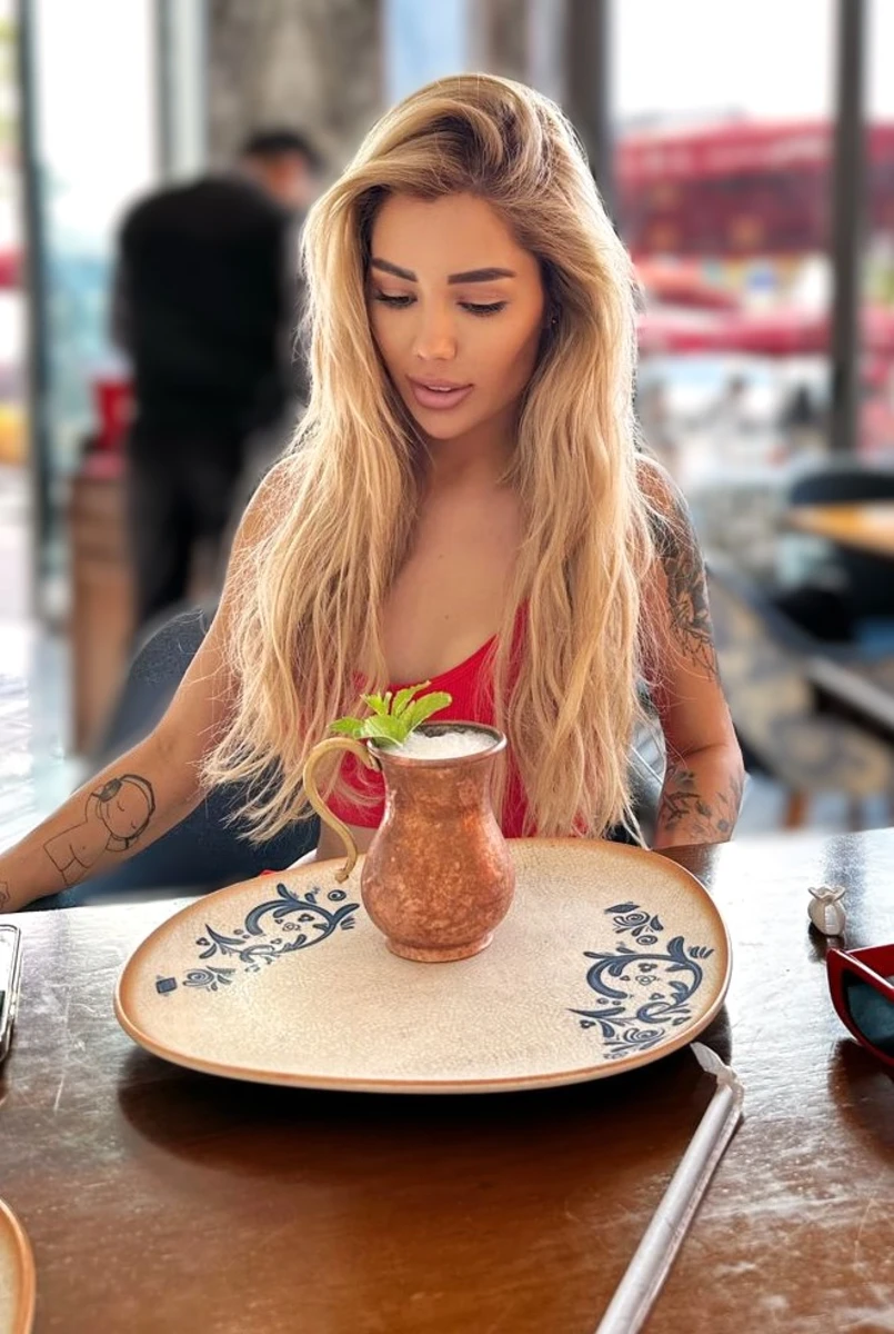 Angela escort in Frankfurt