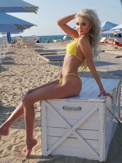 April escort in Dresden