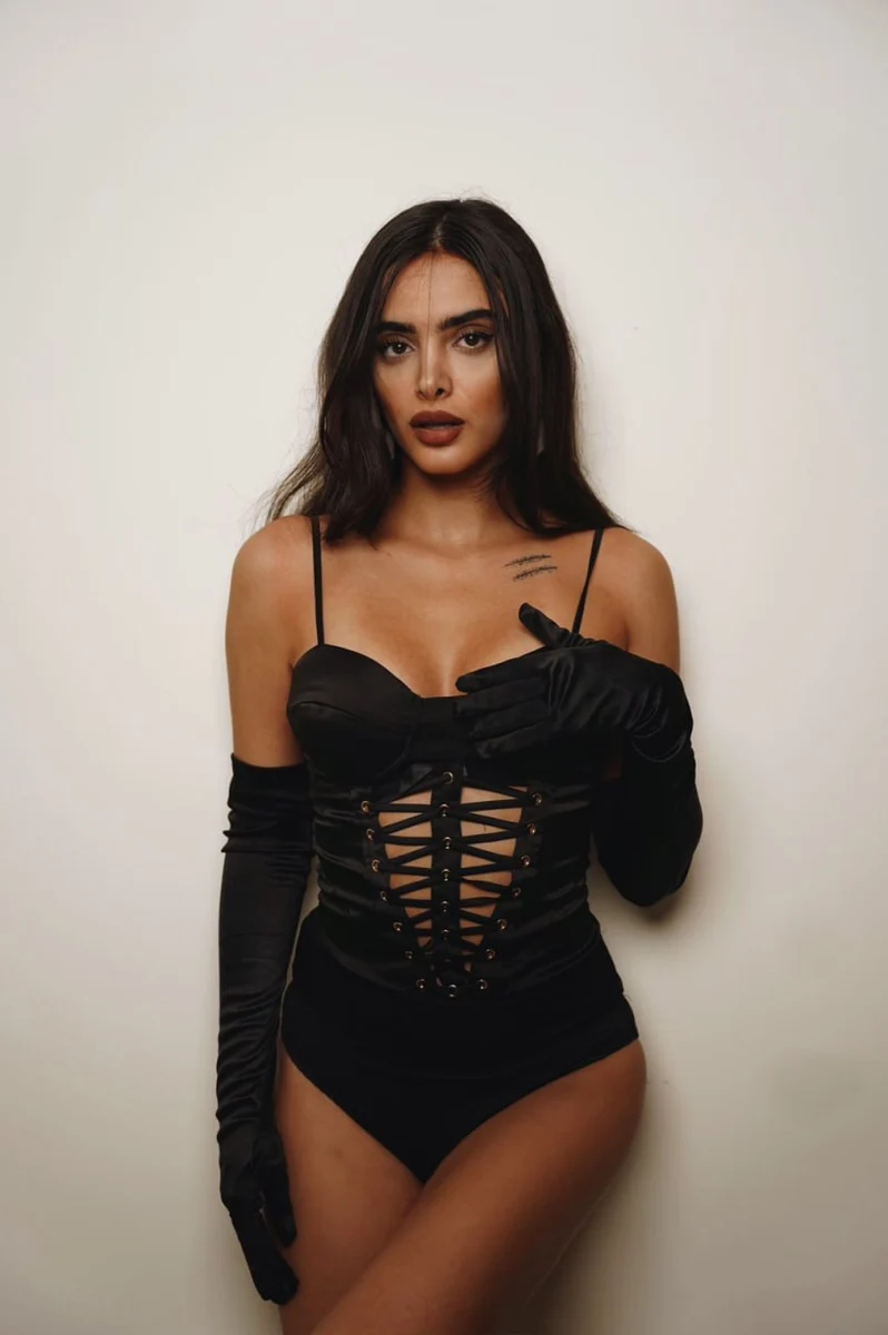 Ava escort in Hamburg