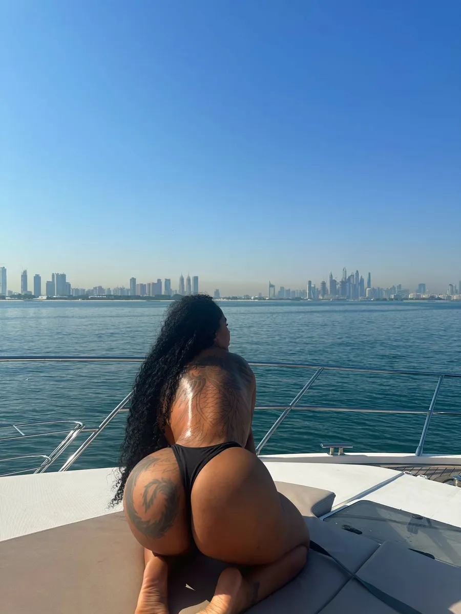 Ayarla escort in Berlin