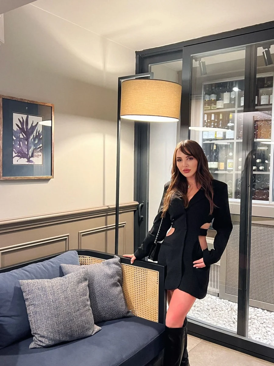 Ayla escort in Hamburg