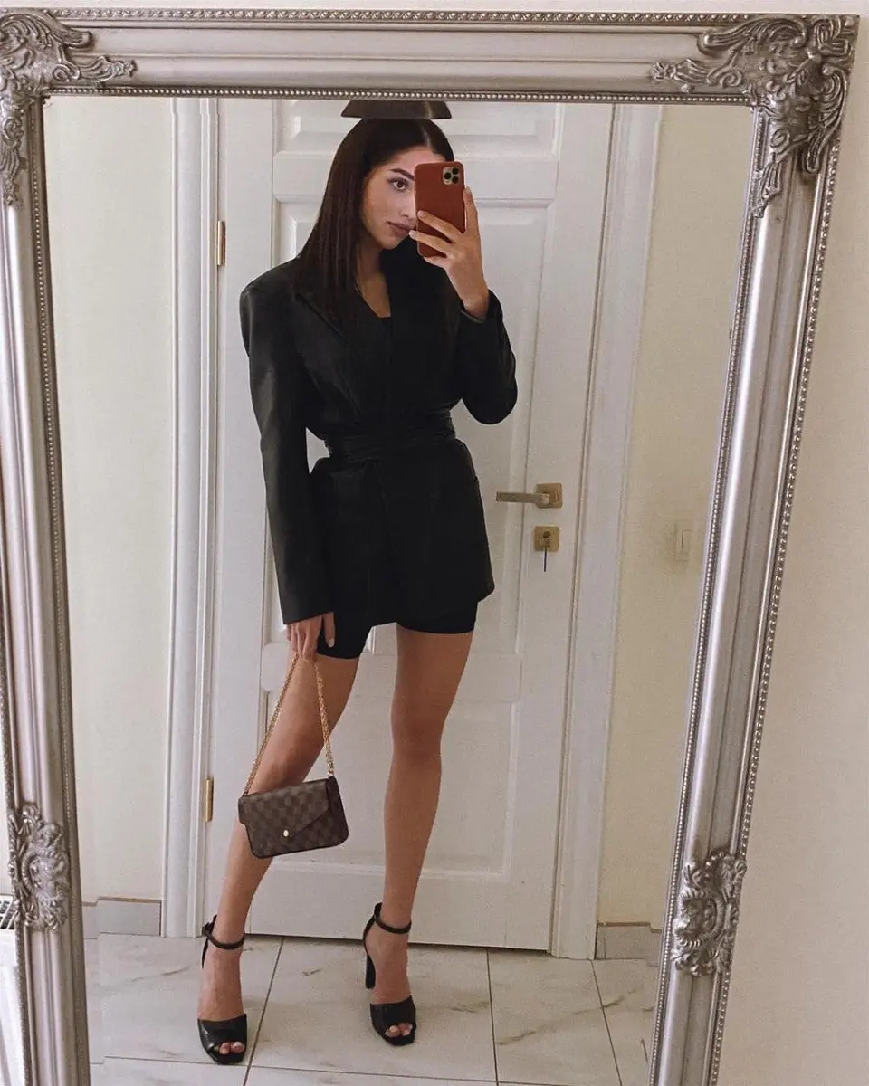 Blair escort in Munich