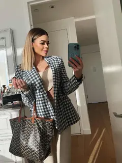 Cara escort in Munich