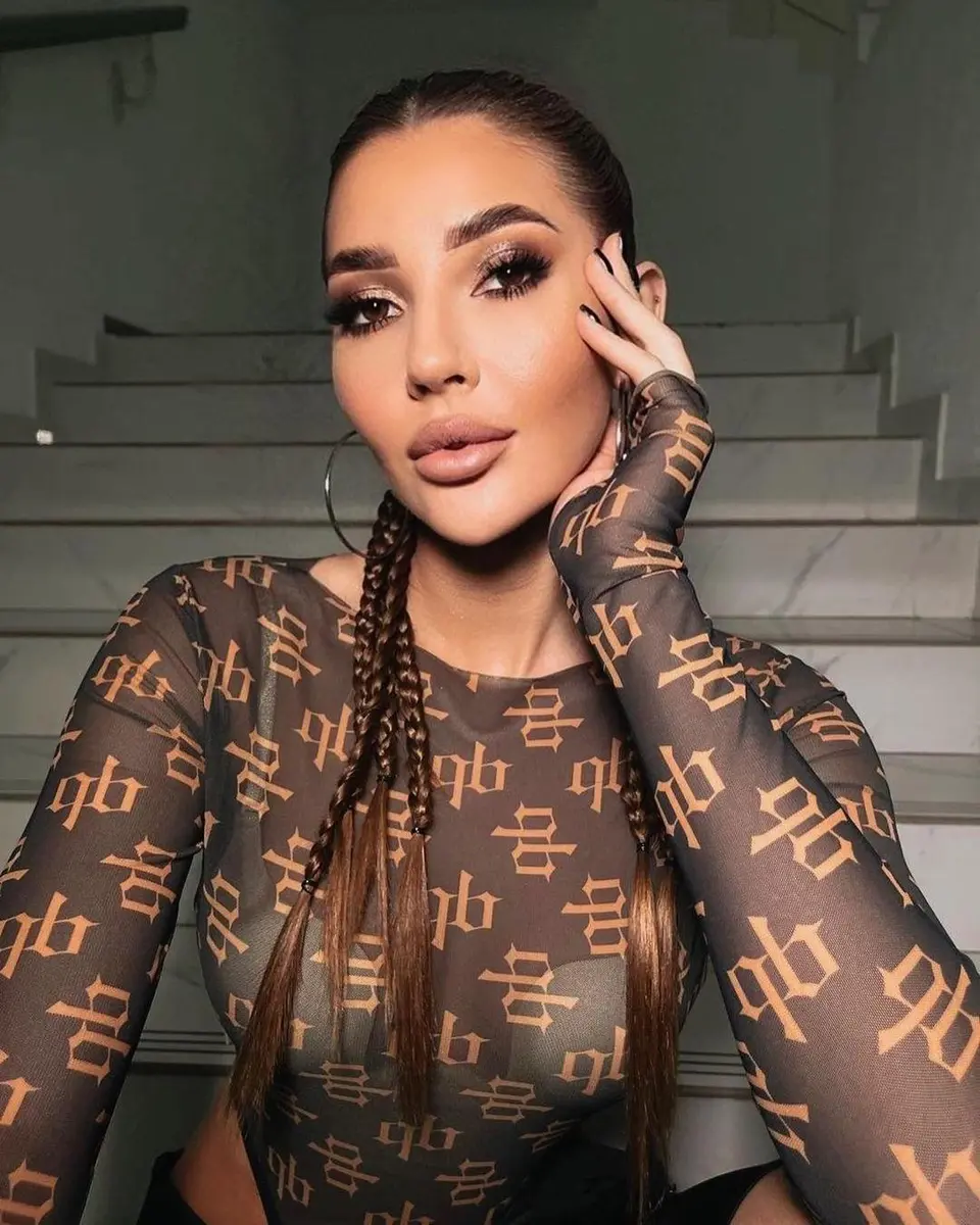 Courtney escort in Munich