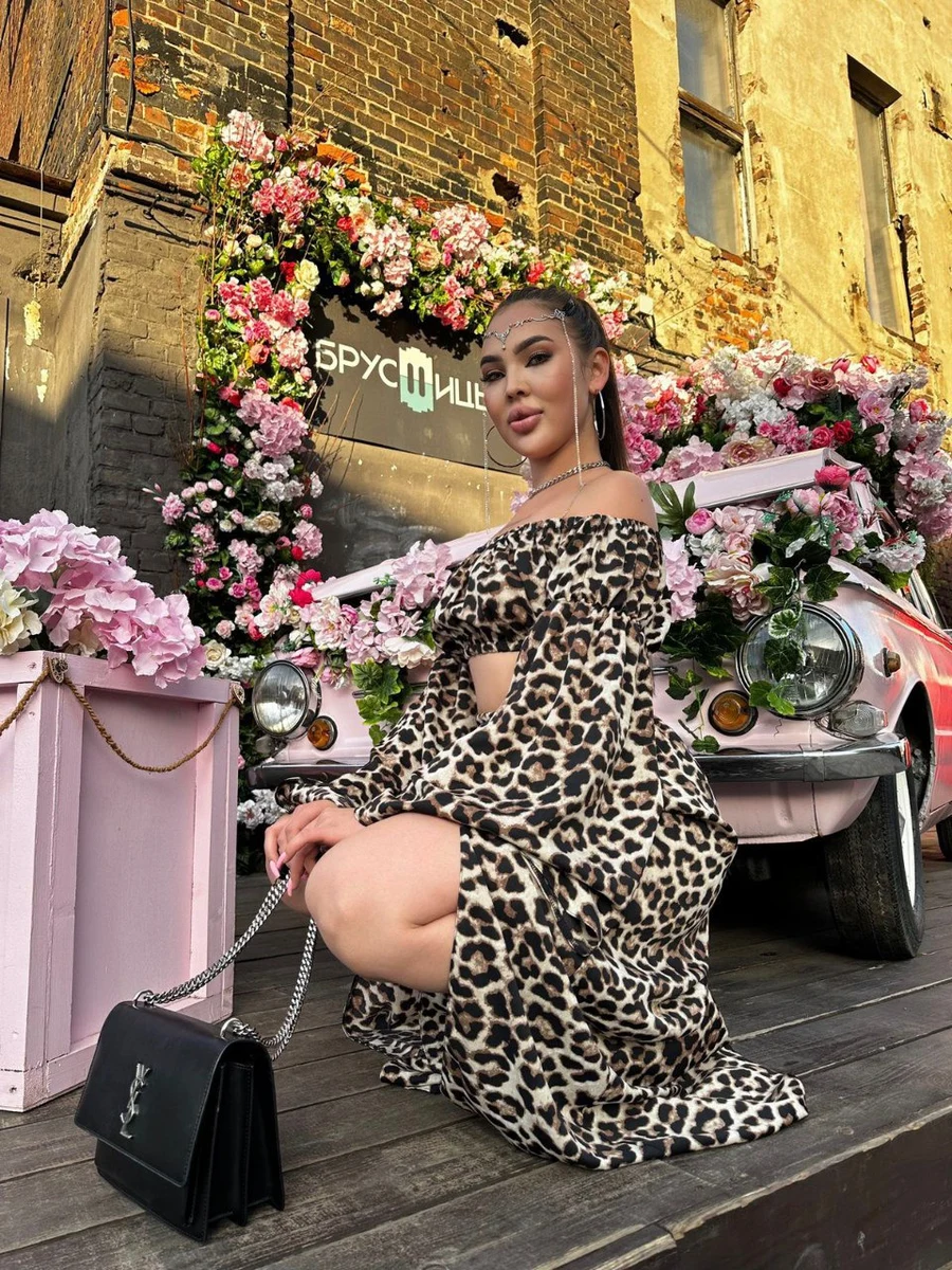 Dina escort in Nuremberg