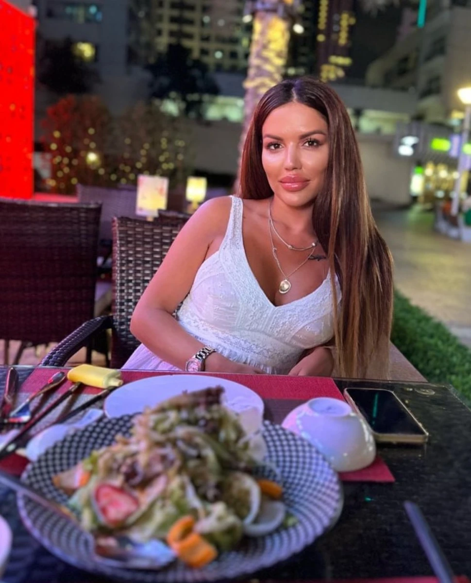 Elina escort in Cologne