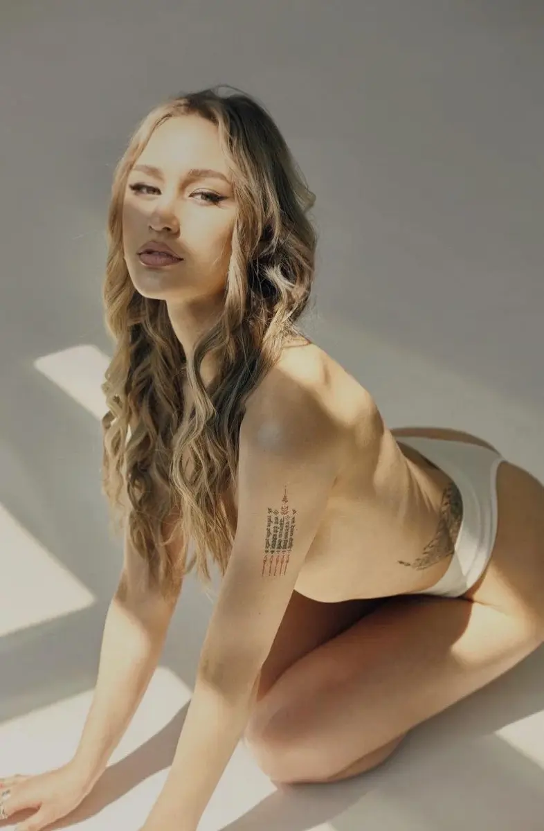 Emilia escort in Hamburg