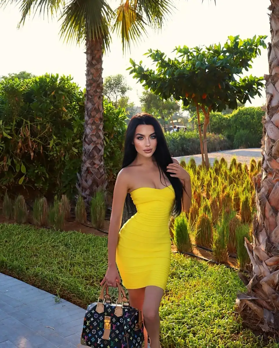 Estelle escort in Berlin