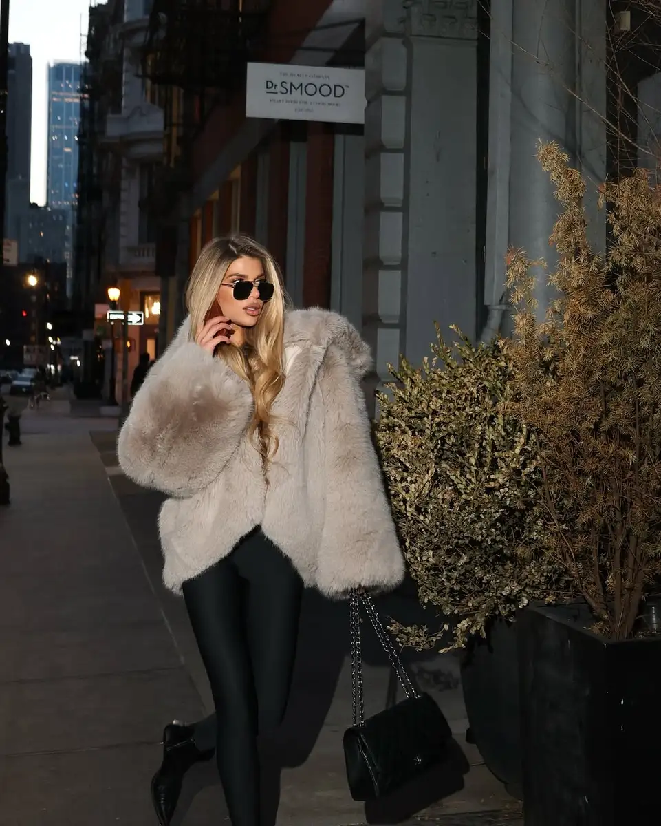 Evelyn escort in Berlin