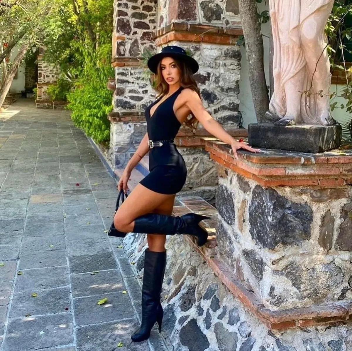 Gina escort in Hamburg