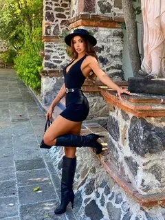 Gina escort in Hamburg