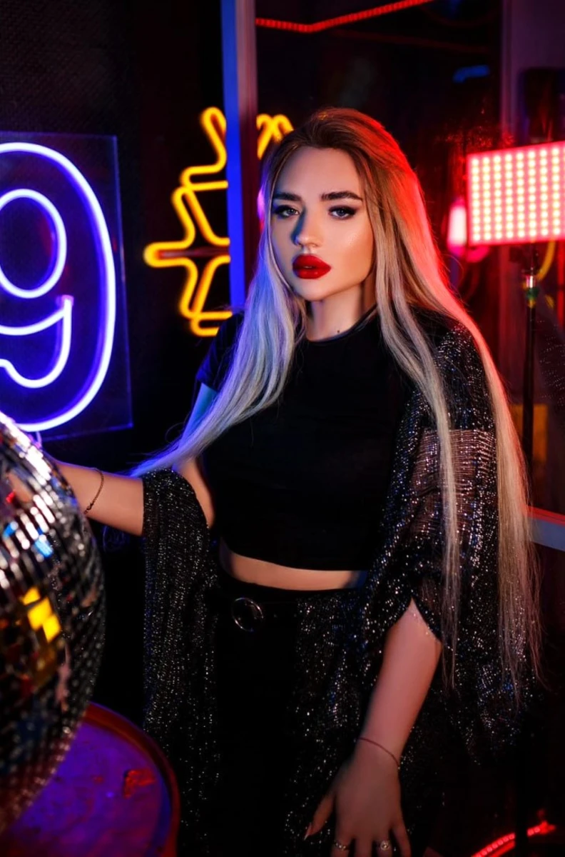 Inessa escort in Düsseldorf