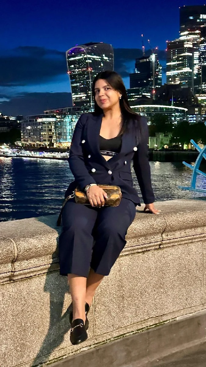 Isis escort in Bremen