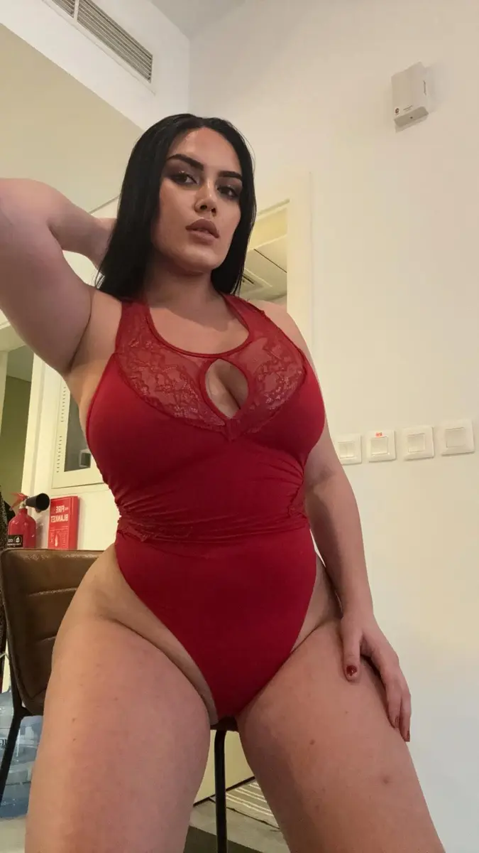 Larisa escort in Nuremberg