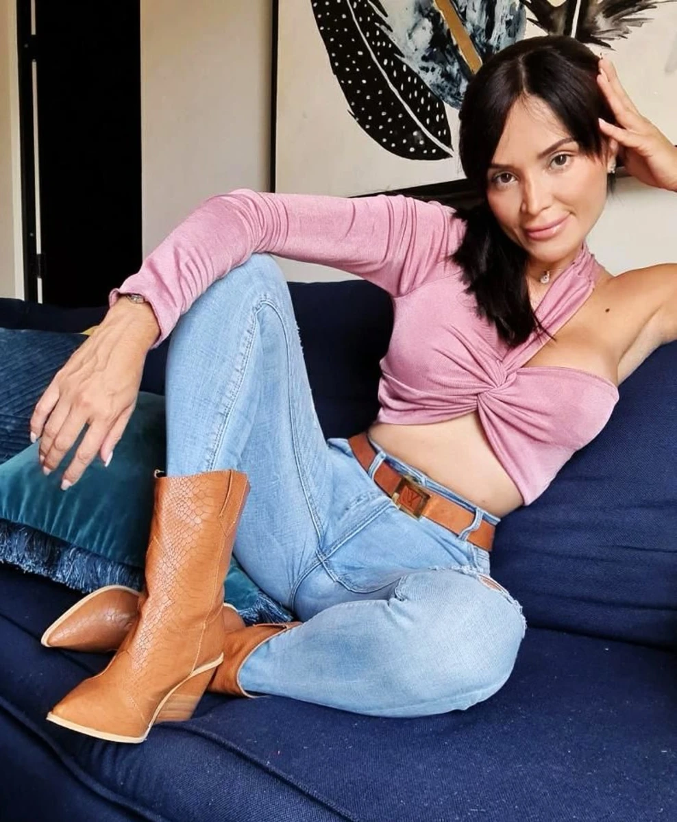 Leyla escort in Düsseldorf