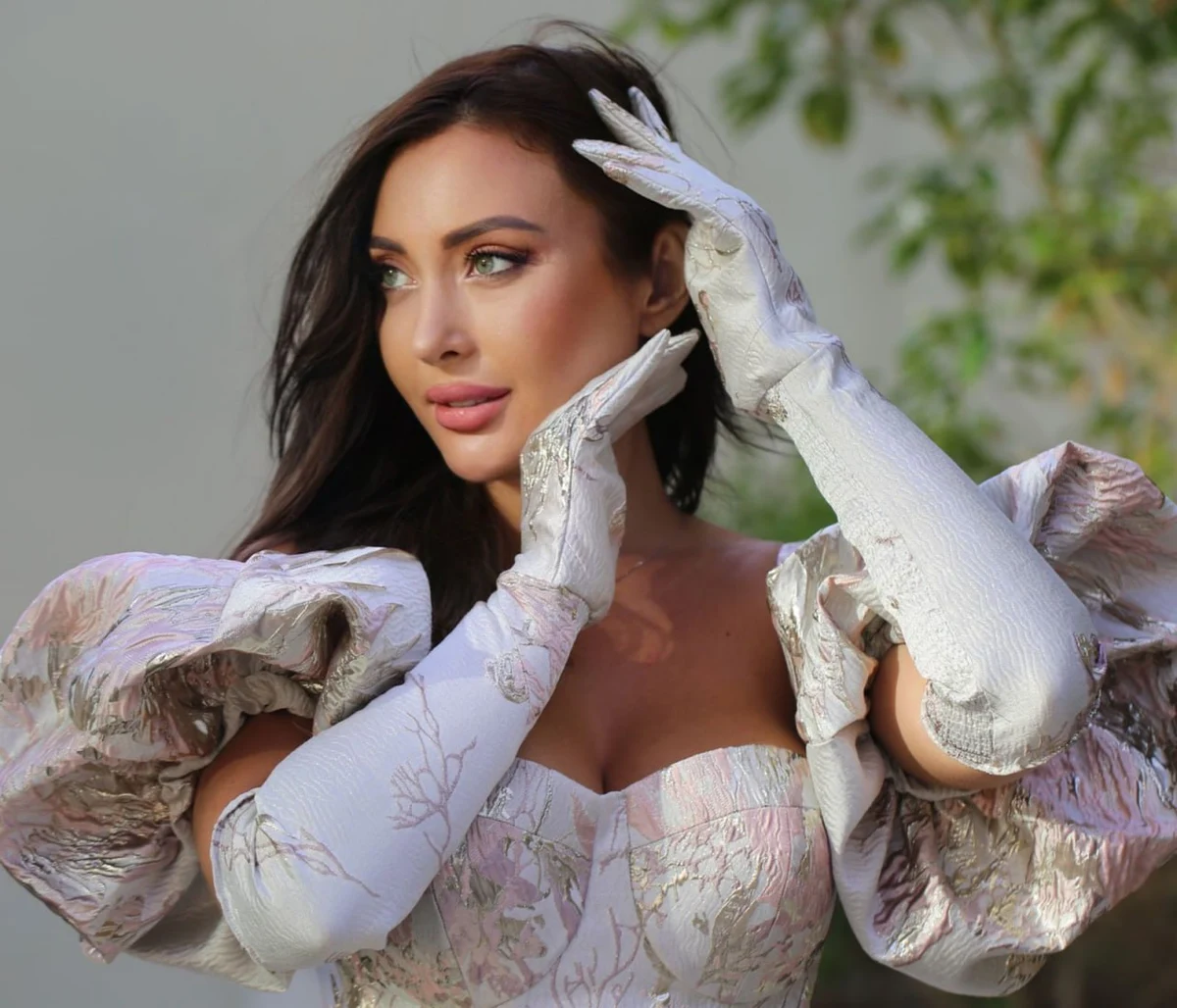 Lily escort in Cologne