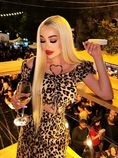 Marta escort in Frankfurt