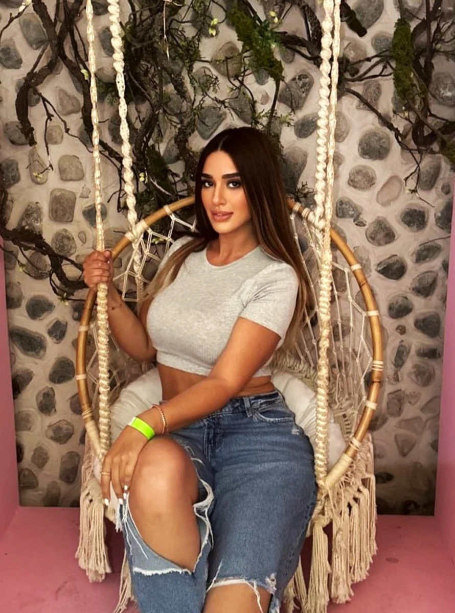 Maya escort in Hamburg