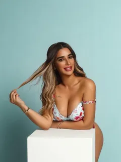 Maya escort in Hamburg