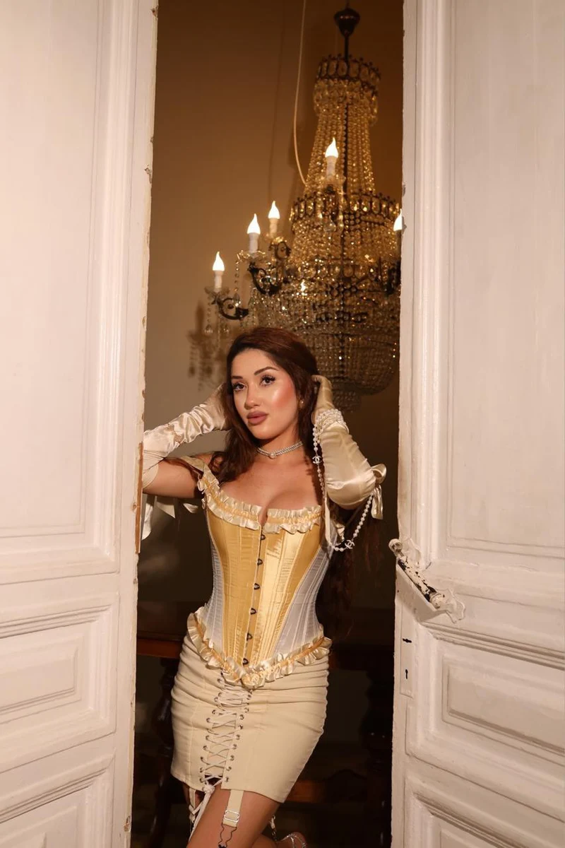 Merinda escort in Nuremberg