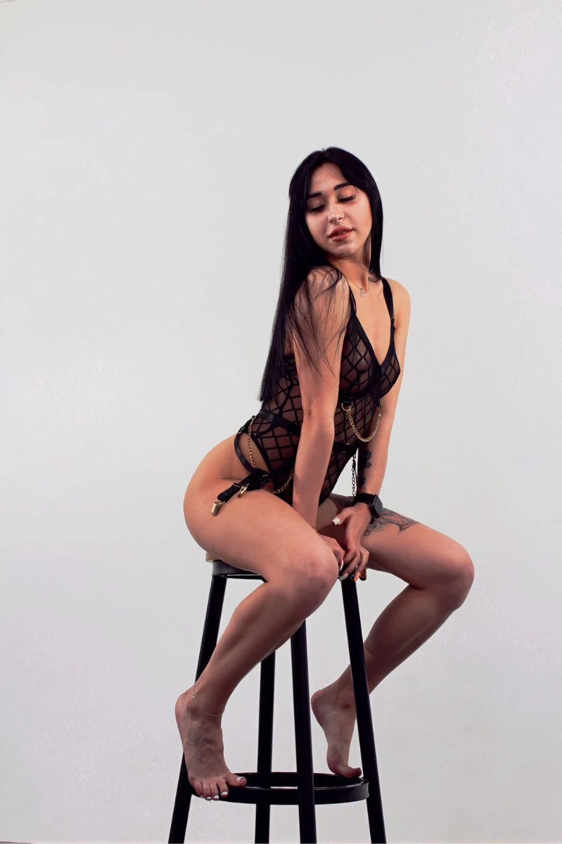 Nelli escort in Hanover