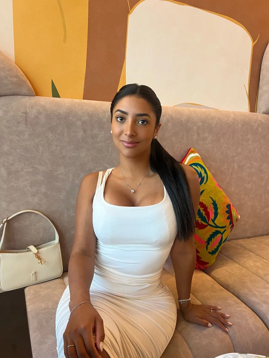 Nina escort in Berlin