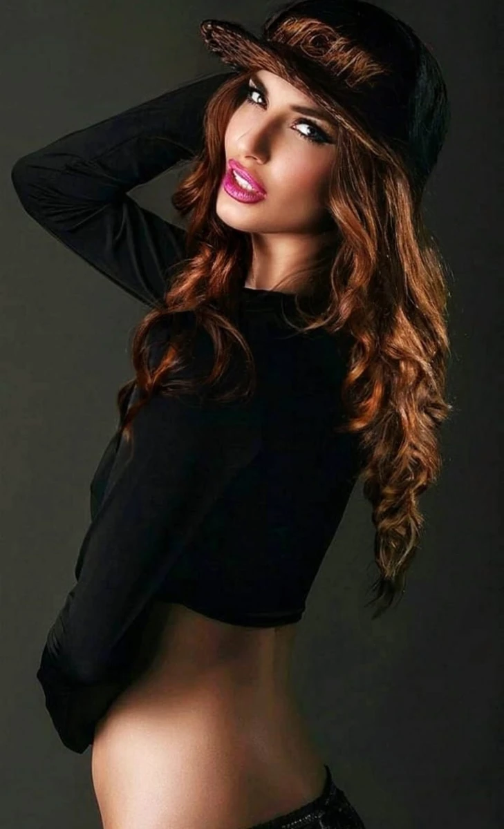 Ninnel escort in Frankfurt