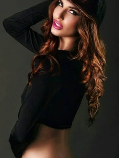 Ninnel escort in Frankfurt