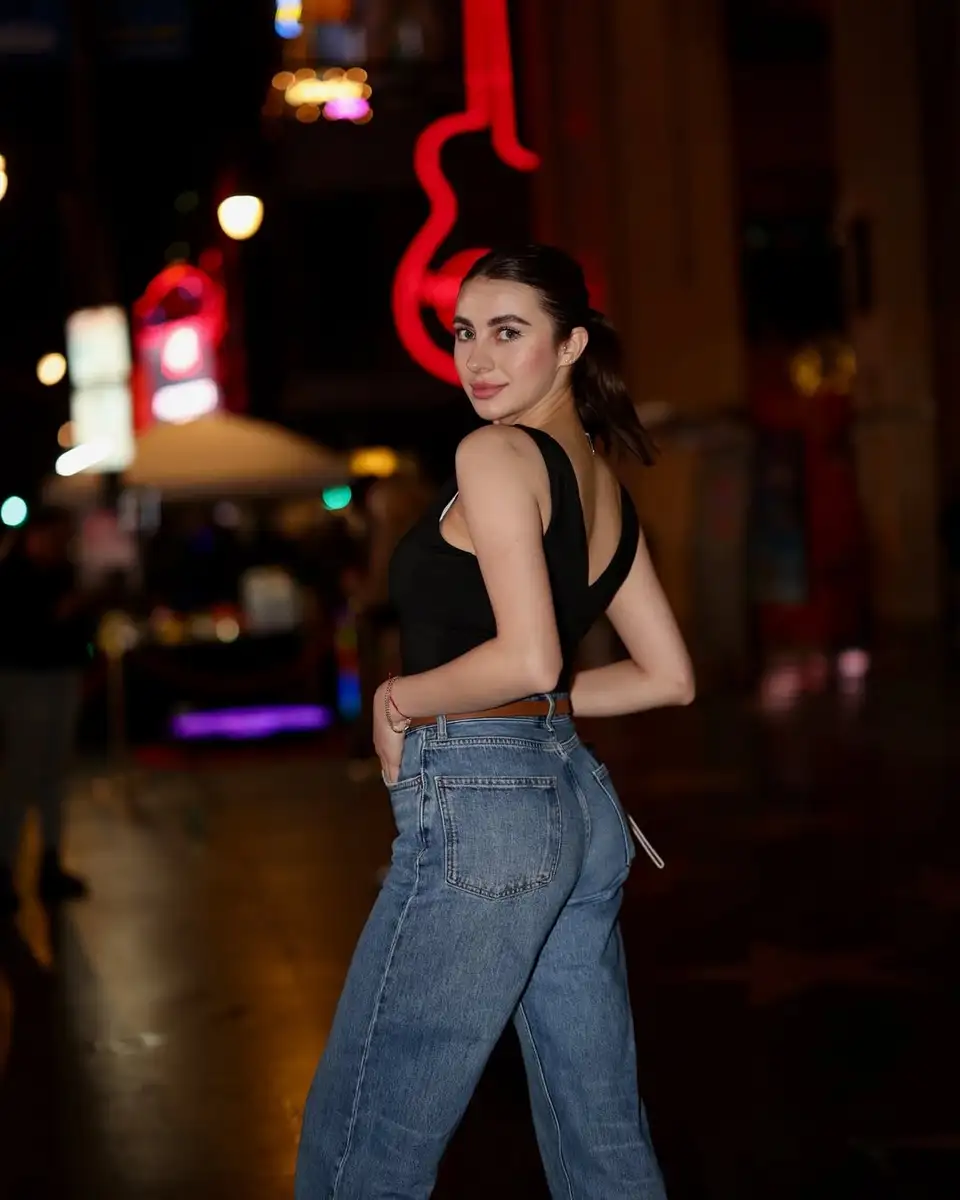 Penelope escort in Berlin