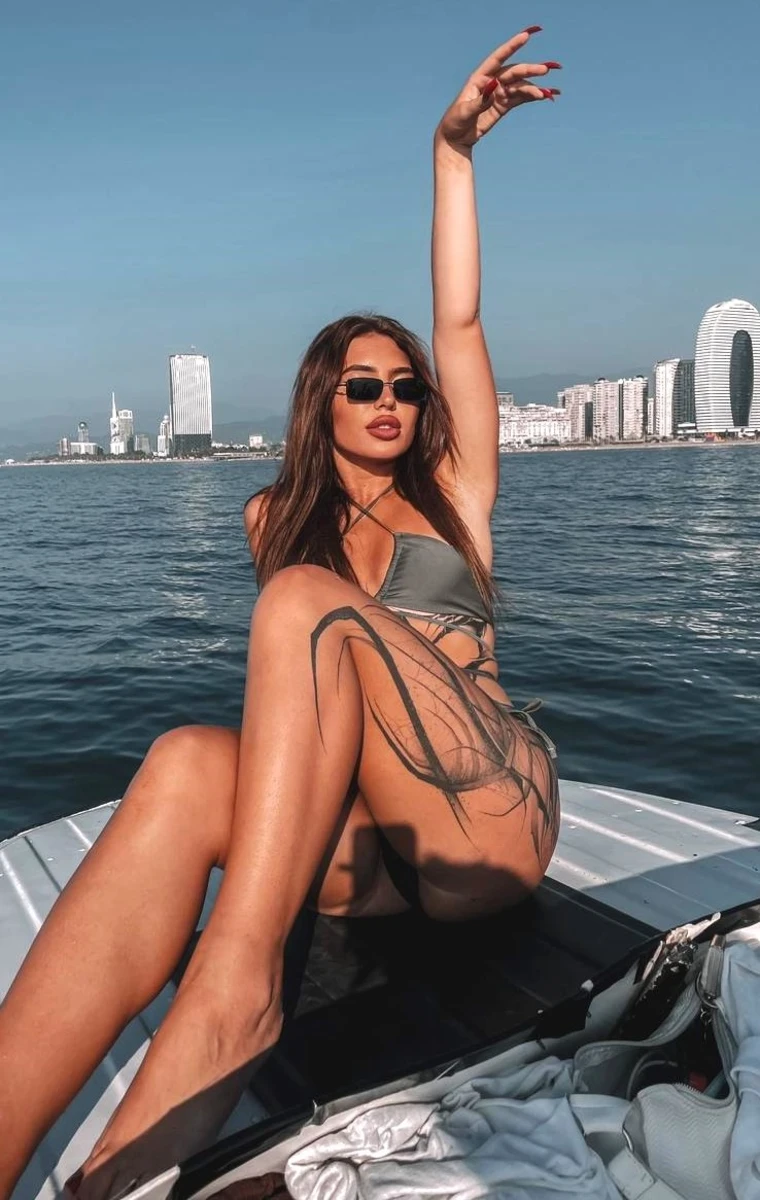 Ro escort in Hamburg