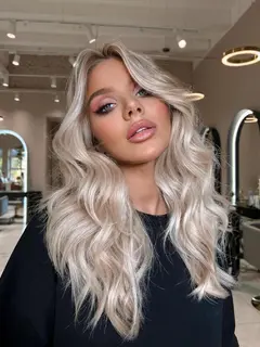 Shannon escort in Munich