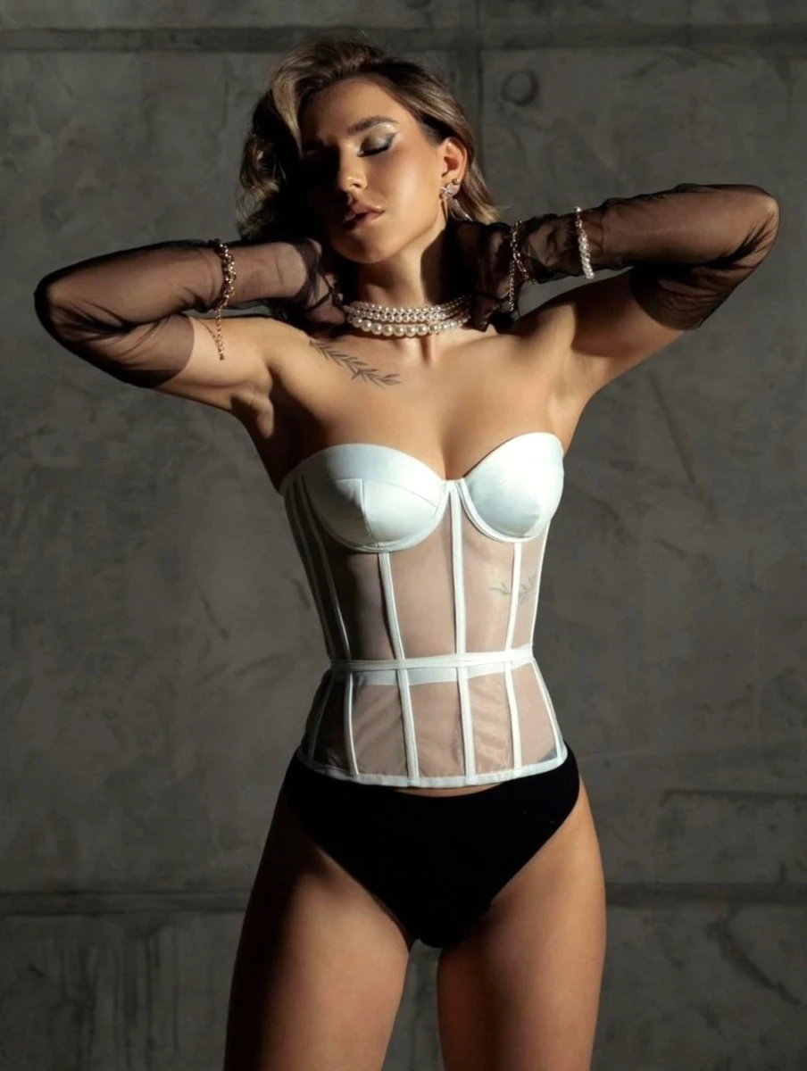 Skadi escort in Frankfurt