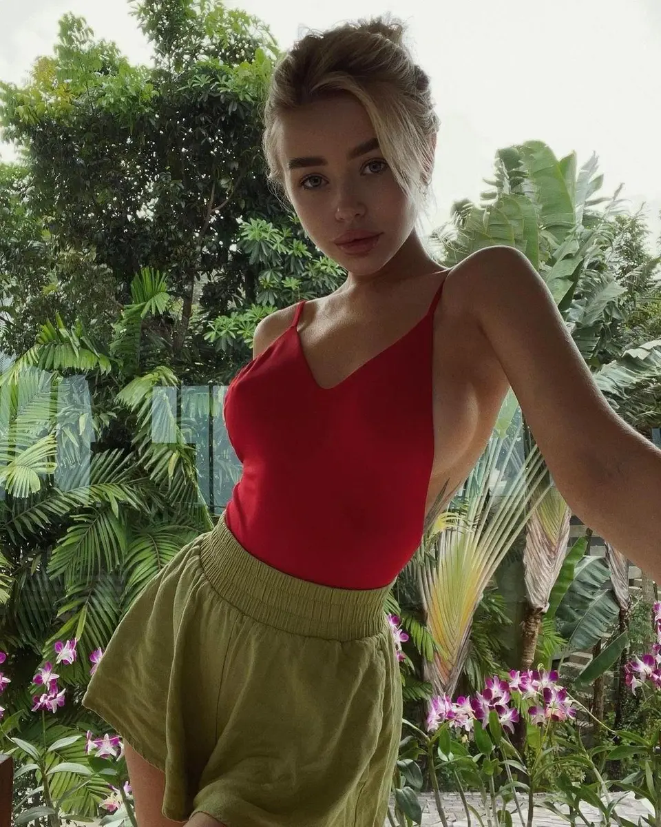 Tegan escort in Munich