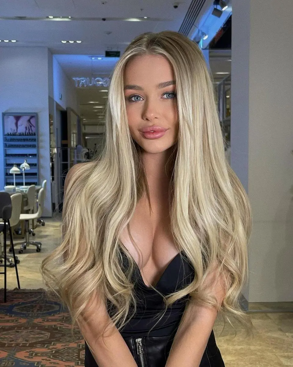 Tegan escort in Munich