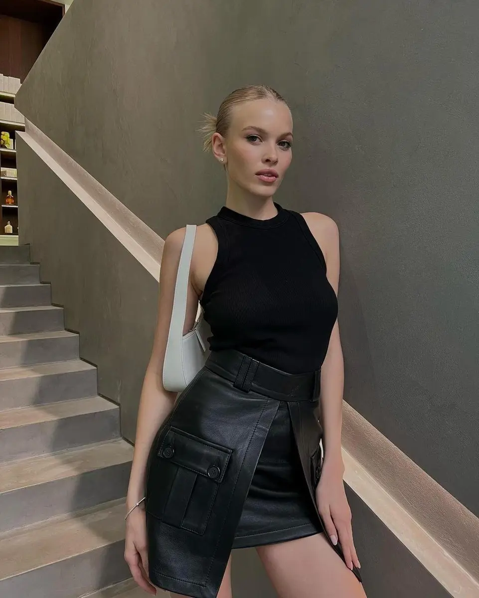 Zinnia escort in Berlin