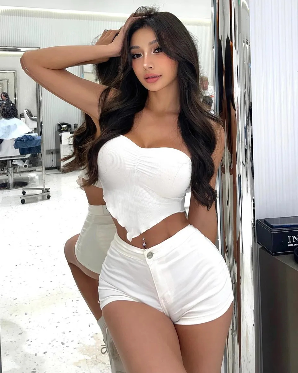 Zinnia escort in Stuttgart