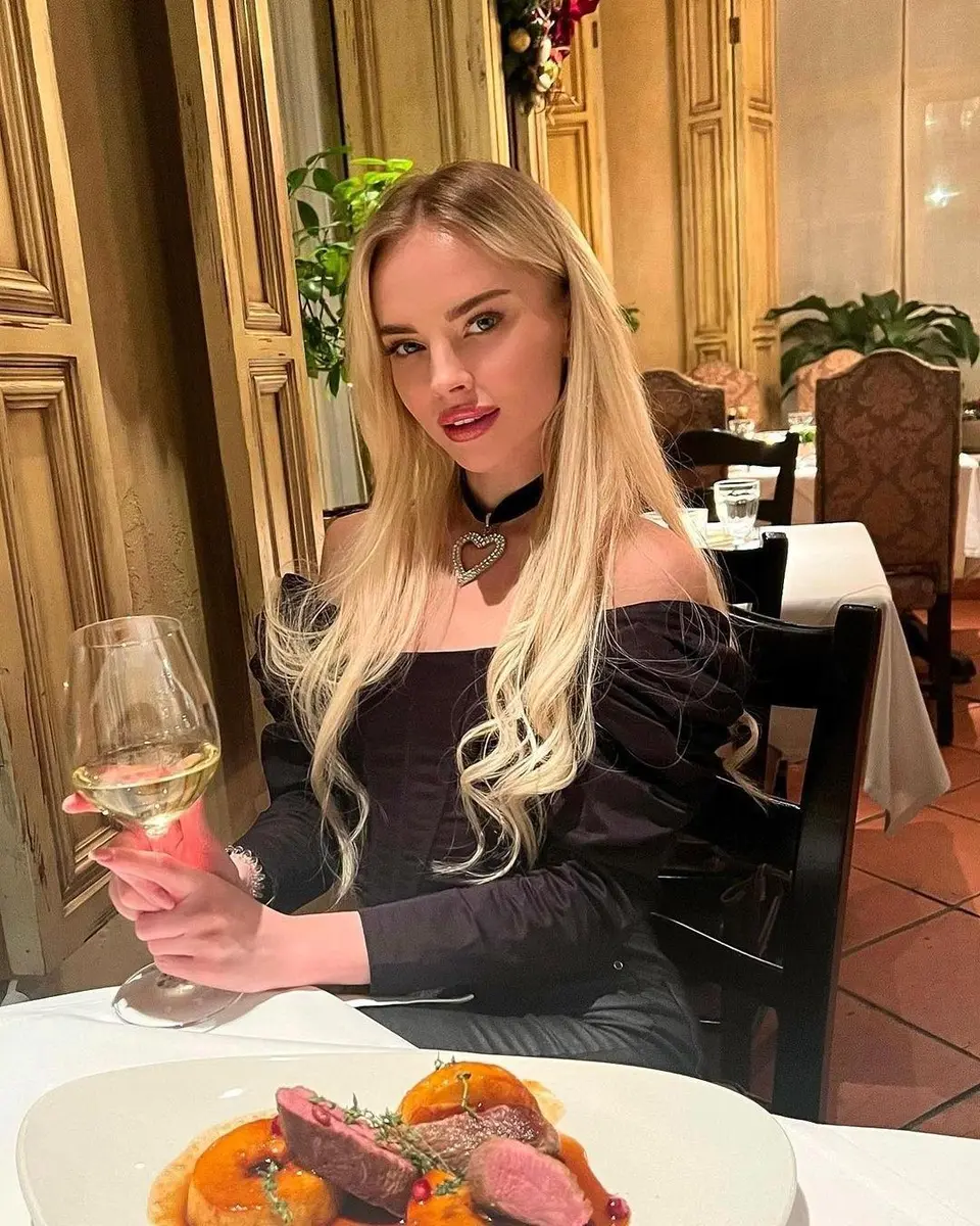 Zoelle escort in Berlin