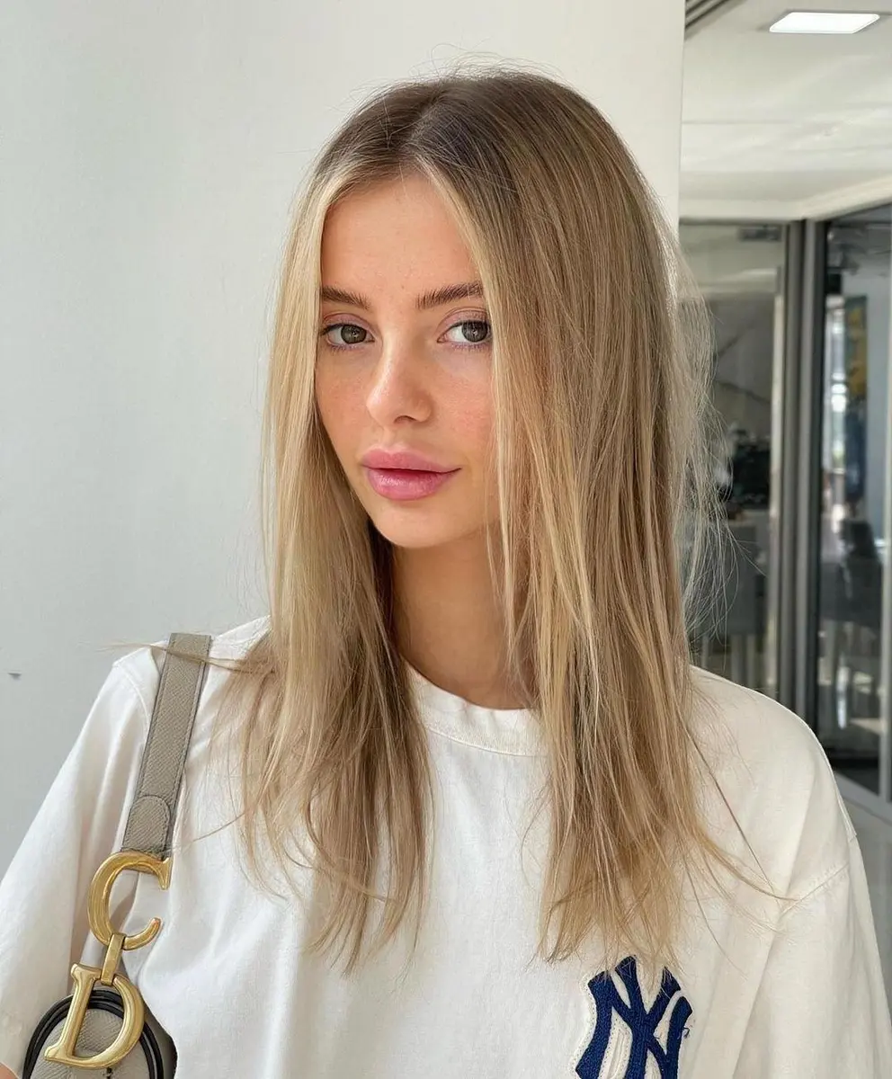 Zora escort in Berlin